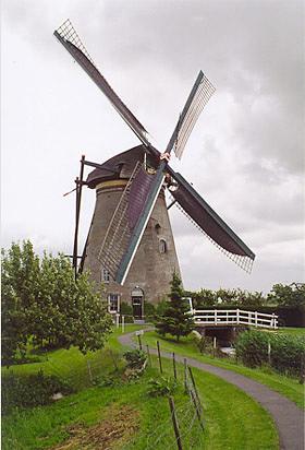 4, Molen 01514 bis Nederwaard Molen No.3 (Kinderdijk), Malend met ongelijke zeilvoering!  Jeroen van Dijke (juni 2005). | Database Nederlandse molens