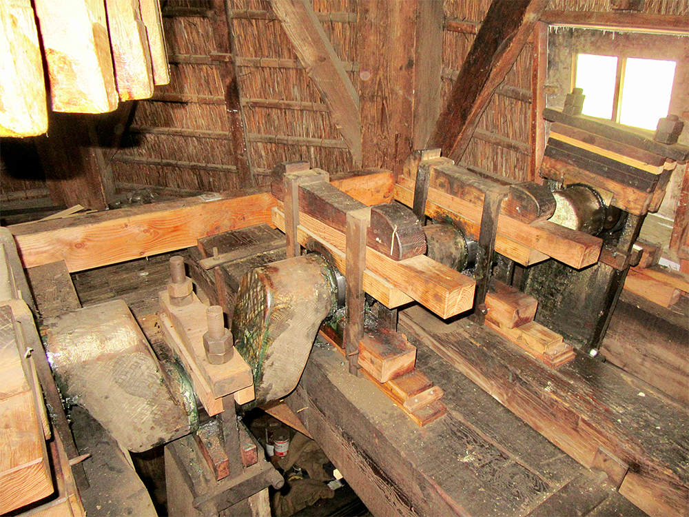 10, Molen 01522 De Heesterboom (Leiden), Frank Moerland (17-9-2017) Een deel van de krukas.  | Database Nederlandse molens