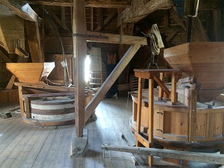 10, Molen 02560 Jan van Arkel (Arkel), William Bouter (9-4-2016)De steenzolder.  | Database Nederlandse molens