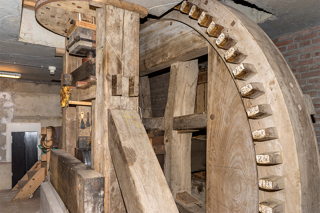 11, Molen 10144 Pendrechtse Molen (Barendrecht), Marcel van Nies (26-11-2016) | Database Nederlandse molens