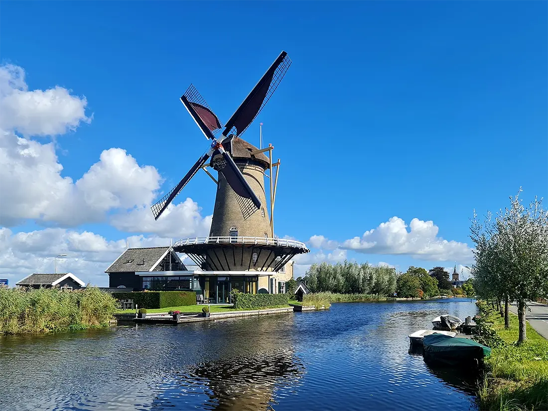 1, Molen 02562 De Vriendschap (Bleskensgraaf), Pieter Zuijkerbuijk (8-10-2022) | Database Nederlandse molens