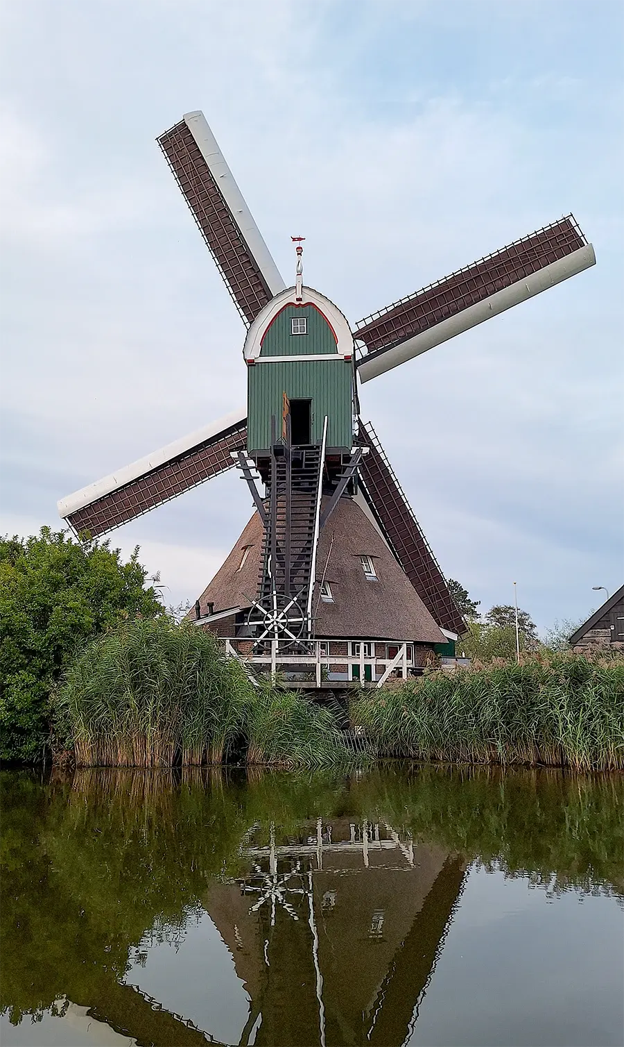 Molen 02561 Hofwegensemolen (Bleskensgraaf), Tony Hop (16-9-2023)De Hofwegense Molen weer in werking na de uitgebreide restauratie van 2022-2023 | Database Nederlandse molens