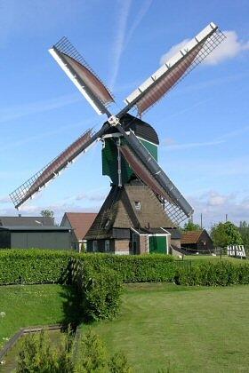 7, Molen 02561 Hofwegensemolen (Bleskensgraaf), Joop Vendrig (15-5-2004). | Database Nederlandse molens