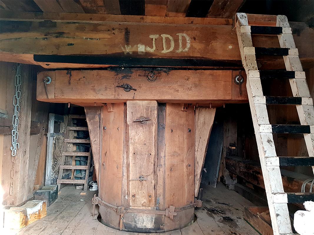 8, Molen 02564 Wingerdse Molen (Bleskensgraaf), Pieter Zuijkerbuijk (5-10-2019) | Database Nederlandse molens