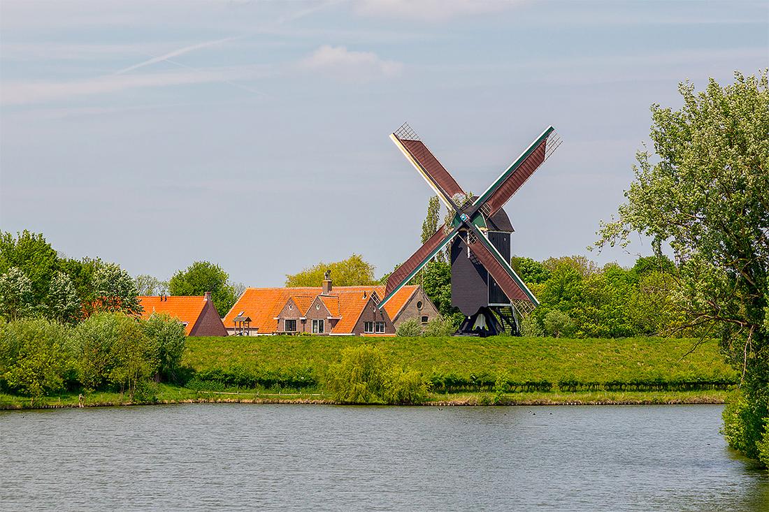 5, Molen 10145 't Vliegend Hert (Brielle), Bram van Broekhoven (18-5-2012) | Database Nederlandse molens