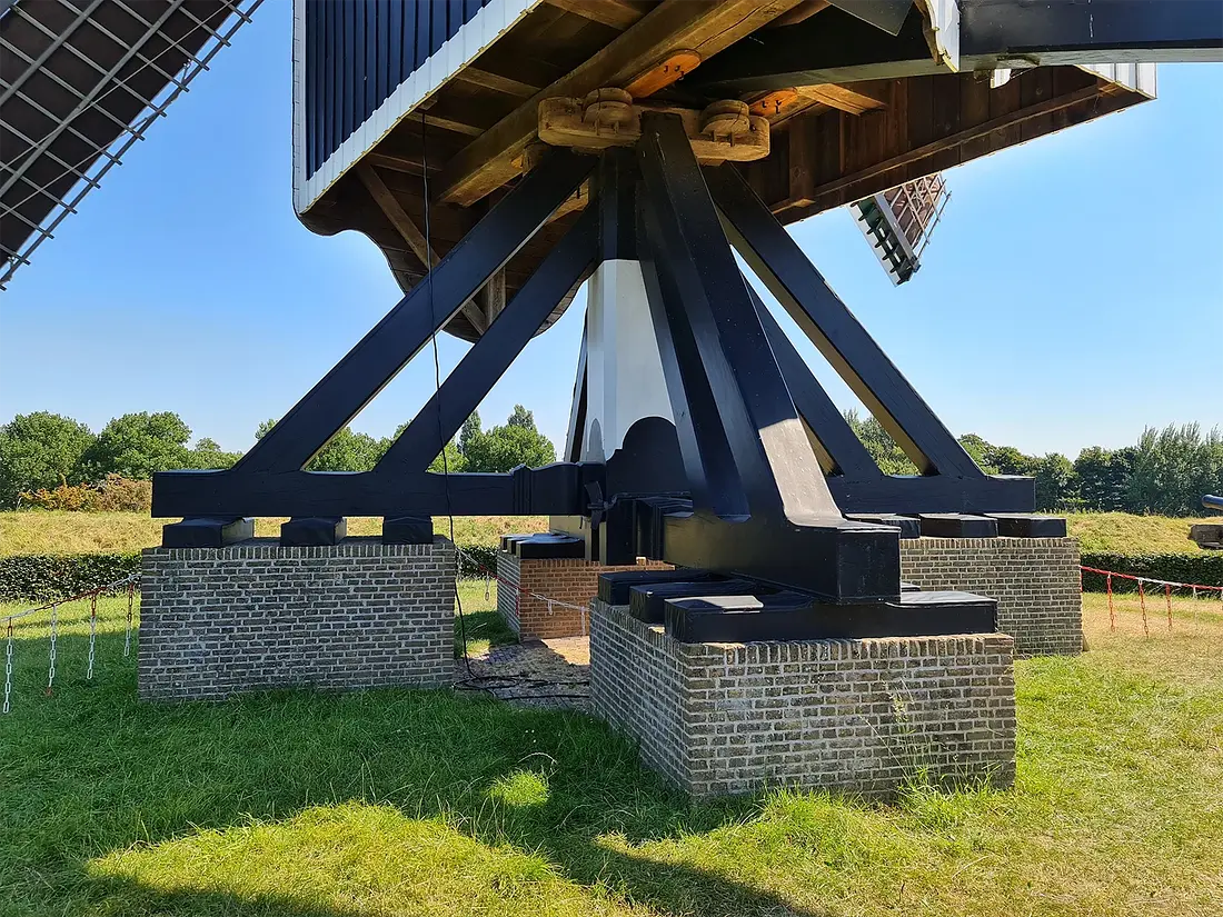 9, Molen 10145 't Vliegend Hert (Brielle), Pieter Zuijkerbuijk (12-8-2022) | Database Nederlandse molens