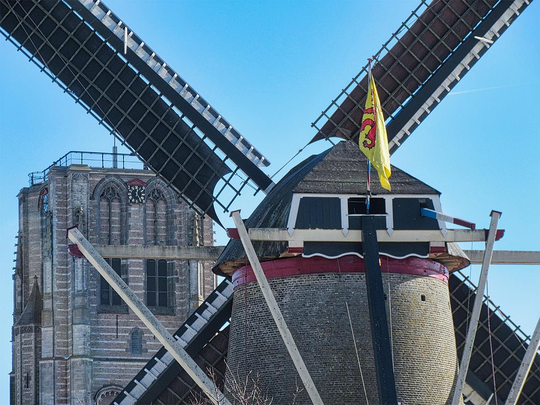 7, Molen 01900 Windvang (Goedereede), Frank Moerland (13-2-2021)De toren van Goeree staat dichtbij de molen en dit levert een zeer onregelmatige gang op bij een oostelijke wind. | Database Nederlandse molens