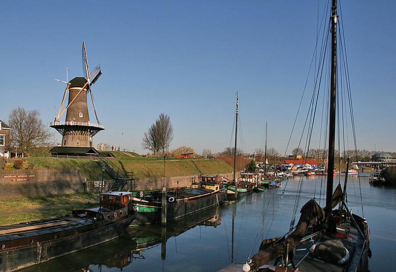 1, Molen 00840 Nooit Volmaakt (Gorinchem), John Scholte (8-3-2011). | Database Nederlandse molens