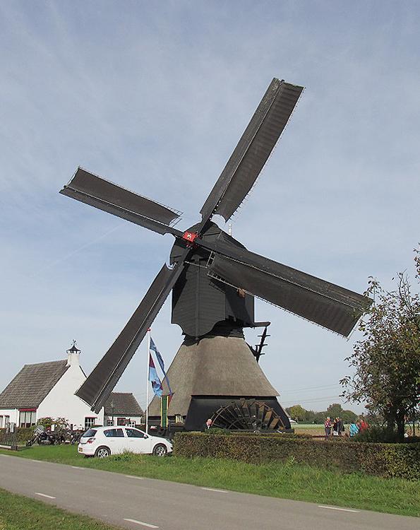 Molen 01982 Oostmolen (Mijnsheerenland), Abel van Loenen (18-10-2014). | Database Nederlandse molens