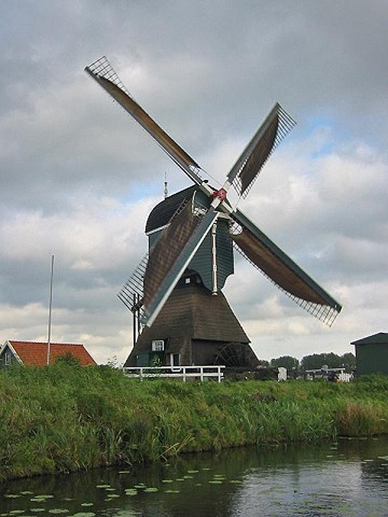 Molen 00832 Boterslootse Molen (Noordeloos), Dennis Bommeljé (21-10-2006). | Database Nederlandse molens