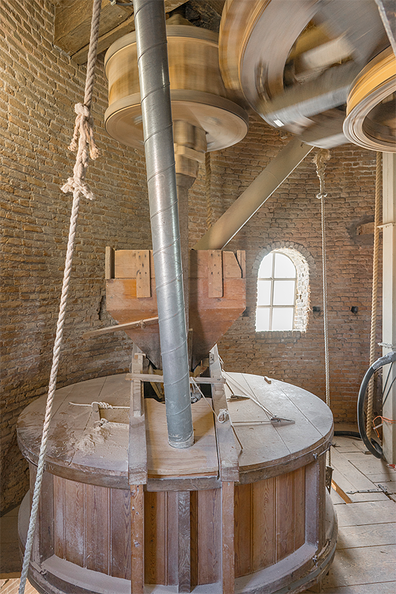 24, Molen 01899 De Hoop (Ouddorp), Marcel van Nies (17-4-2017) | Database Nederlandse molens
