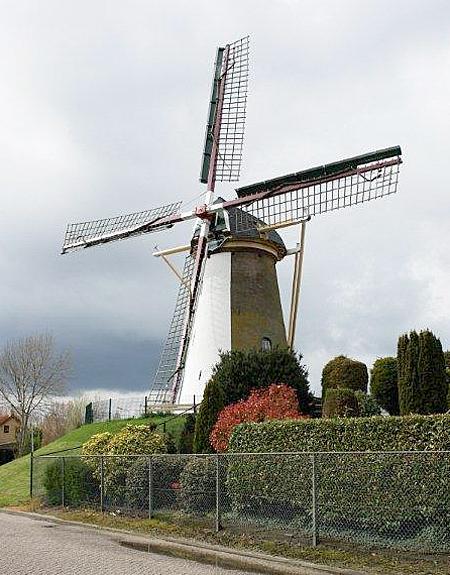 5, Molen 01895 De Korenbloem (Oude-Tonge), Frits Kruishaar (21-4-2012). | Database Nederlandse molens