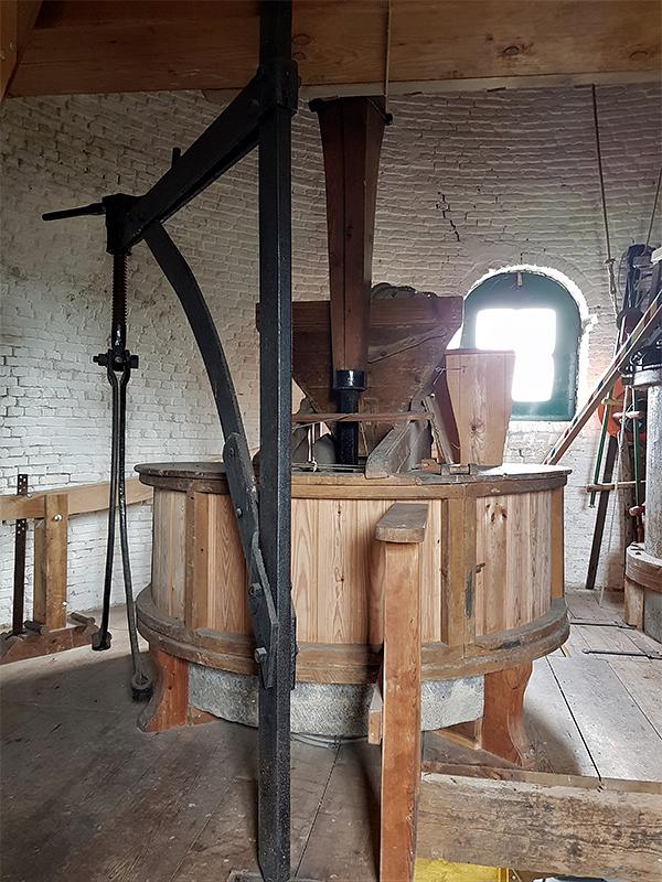 12, Molen 01895 De Korenbloem (Oude-Tonge), Pieter Zuijkerbuijk (28-09-2019) | Database Nederlandse molens