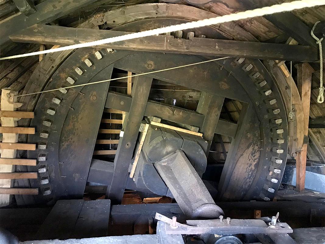 11, Molen 01003 De Geestmolen (Rijnsaterwoude), Bjorn Jannink (31-8-2019)Zwartgerookt bovenwiel. | Database Nederlandse molens