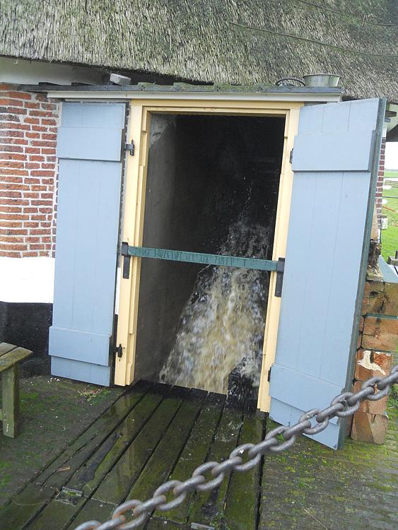 11, Molen 01809 Waterloosmolen (Rijpwetering), Rob Simons (28-10-2012). | Database Nederlandse molens