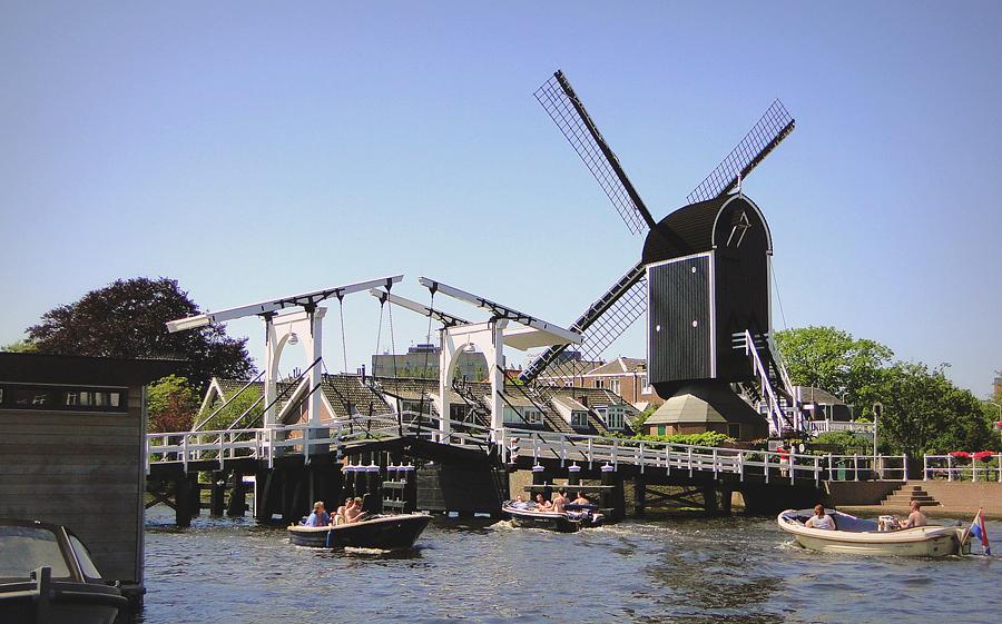 3, Molen 10159 De Put (Leiden), Christina Zoet (27-5-2012). | Database Nederlandse molens