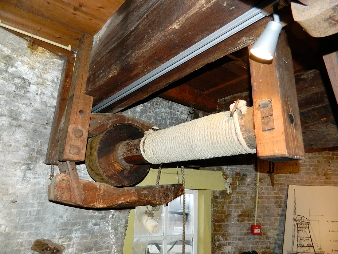 18, Molen 00069 De Valk (Leiden), Vincent Mepschen (09-12-2022)Het afschietwerk. | Database Nederlandse molens