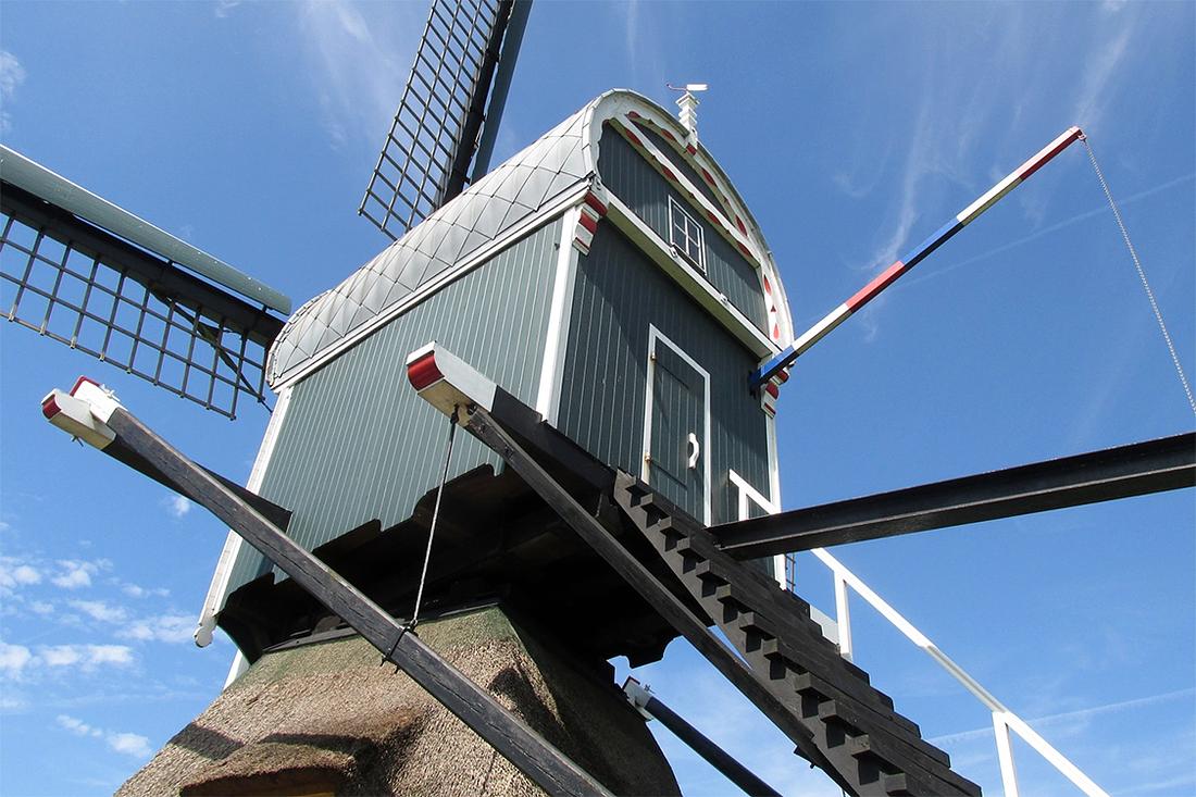 6, Molen 02488 Achthovense Molen (Leiderdorp), Piet Glasbergen (6-8-2015) | Database Nederlandse molens