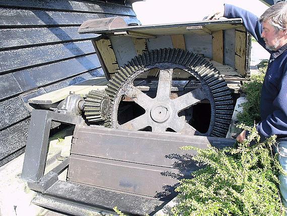 10, Molen 02488 Achthovense Molen (Leiderdorp), Willem Jans (14-5-2005) | Database Nederlandse molens
