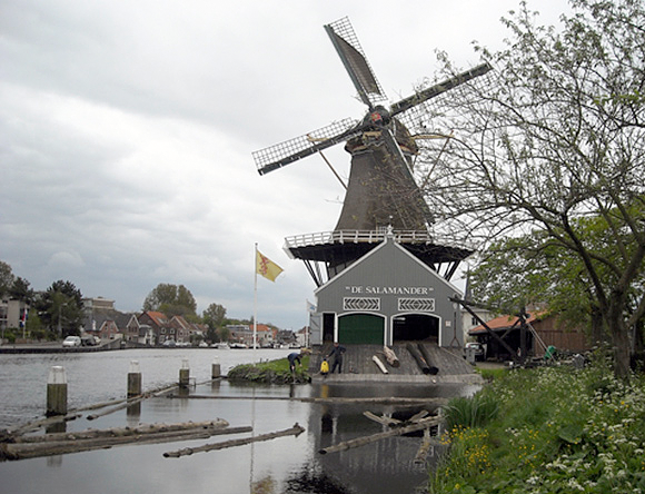 3, Molen 12549 De Salamander (Leidschendam), Charles Stokman (5-5-2012) | Database Nederlandse molens