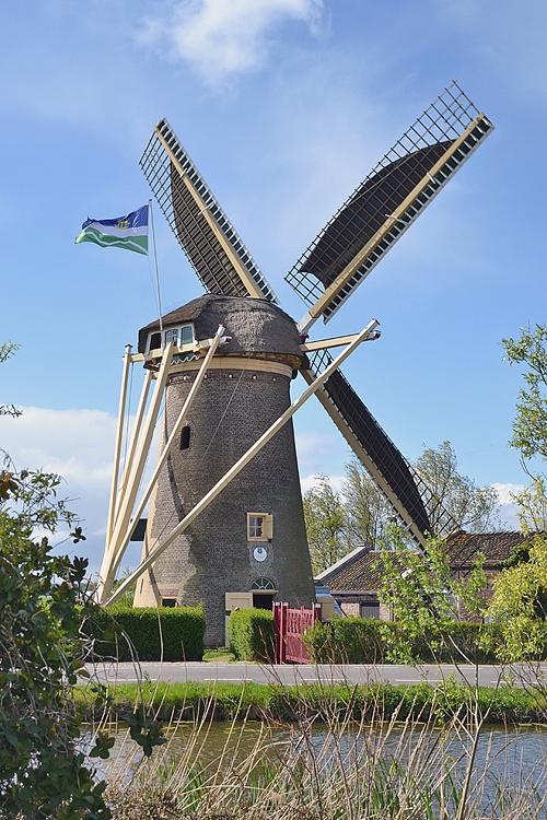 2, Molen 01537 De Drie Lelies (Maasland), Rob Pols (18-4-2014). | Database Nederlandse molens