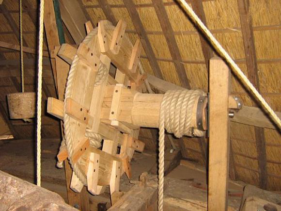 13, Molen 01537 De Drie Lelies (Maasland), Toby de Kok (7-7-2007)De gaffelvormige vangtrommel | Database Nederlandse molens