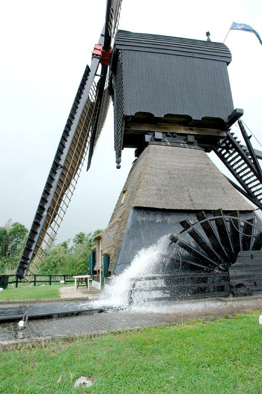 4, Molen 00827 Stijve Molen / Nr. 2 (Meerkerk / Den Dool), Frits Kruishaar (18-06-2011) | Database Nederlandse molens