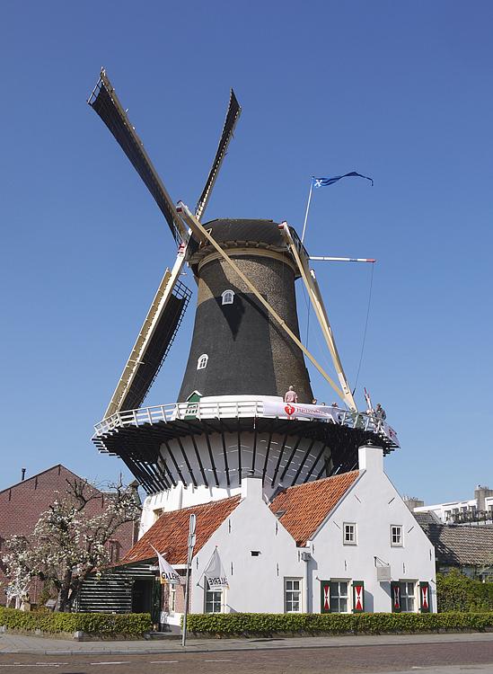 2, Molen 00989 Windlust (Wassenaar), Matthieu Hoogduin (5-4-2014). | Database Nederlandse molens