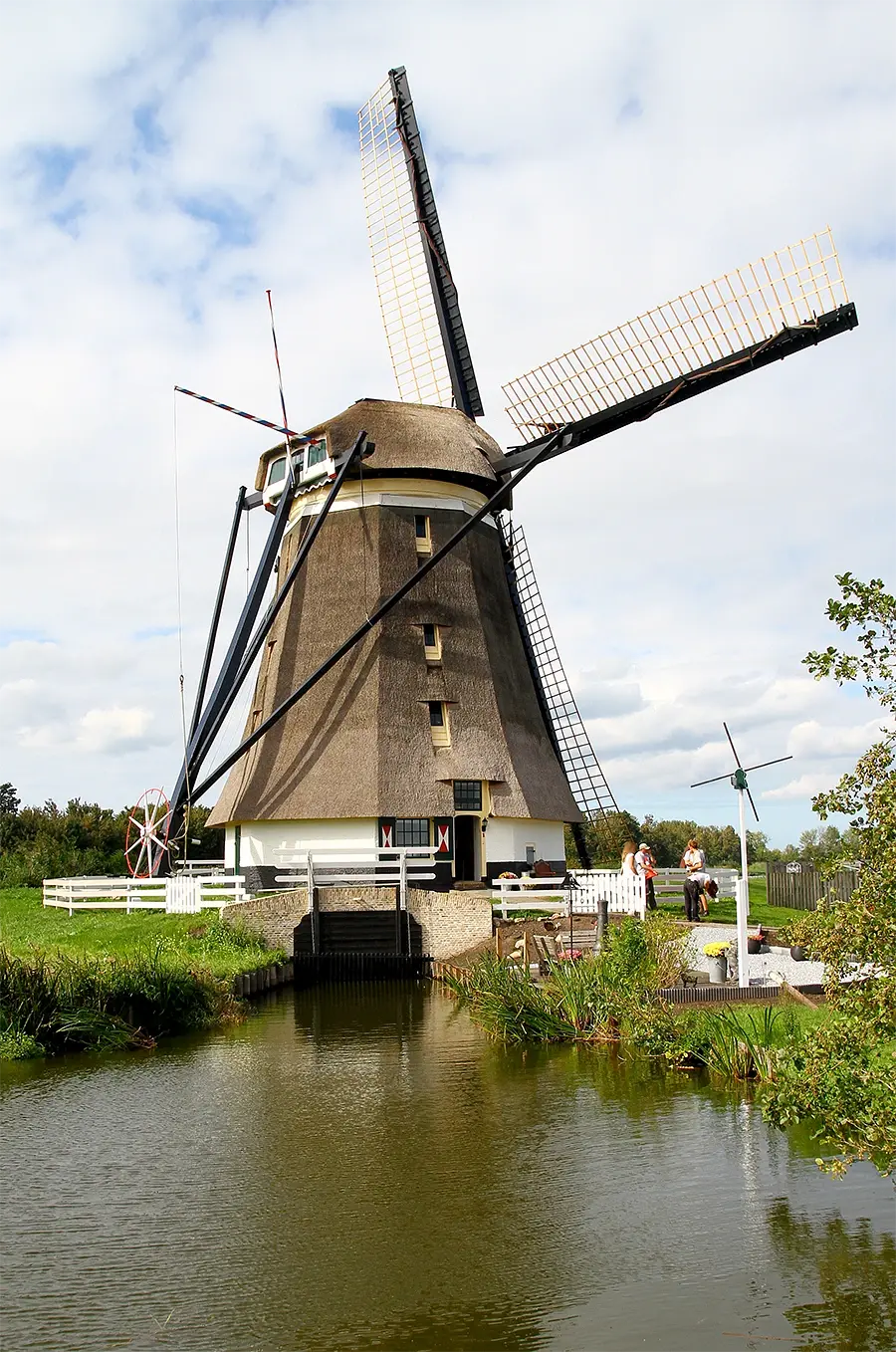 3, Molen 00925 Eendragtsmolen (Zevenhuizen), Ton Koorevaar (13-9-2023)Molen De Eendragt is volledig gerestaureerd. | Database Nederlandse molens