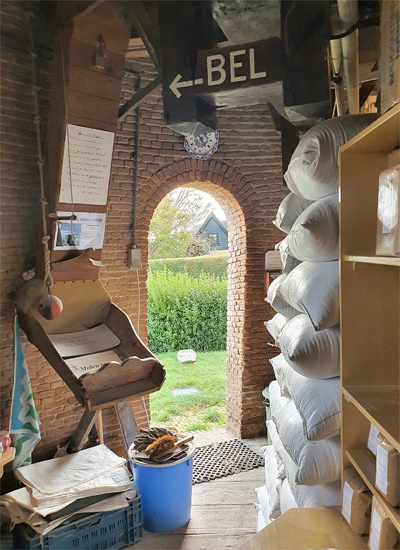 12, Molen 03607 Landzigt (Zuid-Beijerland), Pieter Zuijkerbuijk (19-10-2019) | Database Nederlandse molens