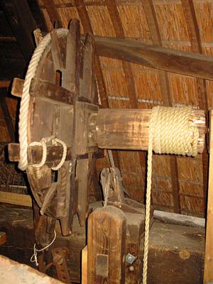 13, Molen 12343 Schaapweimolen (Rijswijk), Rob Pols (21-5-2005)De gaffelvormige vangtrommel, niet ongewoon in deze streek. | Database Nederlandse molens