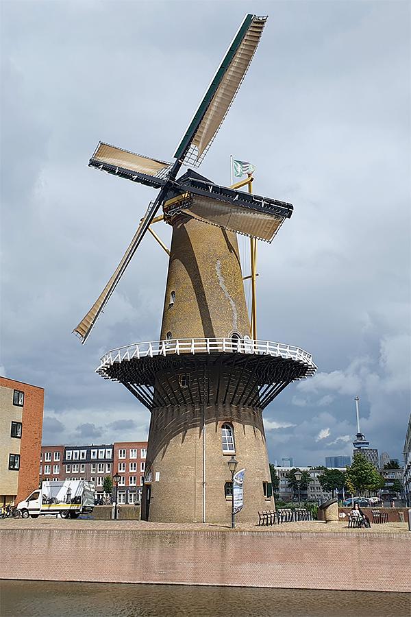Molen 12588 De Distilleerketel (Rotterdam), Theo de Rooij (16-7-2020) | Database Nederlandse molens