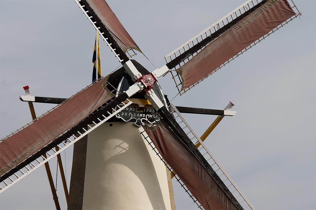 7, Molen 03611 De Zandweg (Rotterdam), Boukje van Leijen (13-9-2015)Molen draait nu even zonder windborden. | Database Nederlandse molens