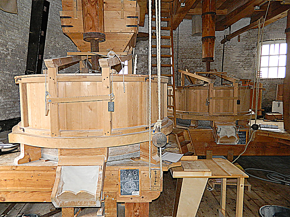 8, Molen 01171 De Walvisch (Schiedam), Vincent Mepschen (16-11-2013) | Database Nederlandse molens