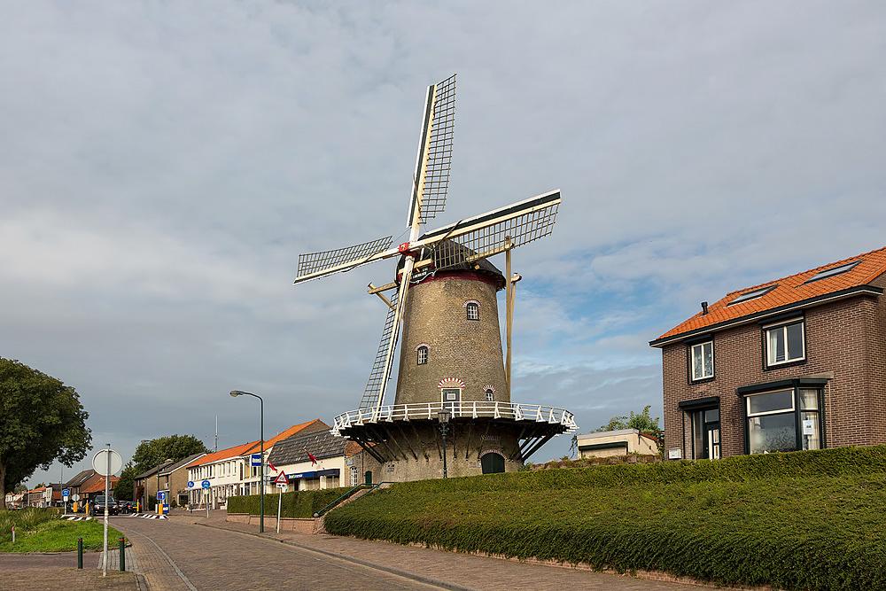 1, Molen 01887 De Korenbloem (Sommelsdijk), Bram van Broekhoven (1-10-2012) | Database Nederlandse molens