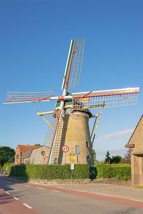 Molen 01889 De Korenaar (Stad aan 't Haringvliet), Marcel van Nies (14-8-2016) | Database Nederlandse molens
