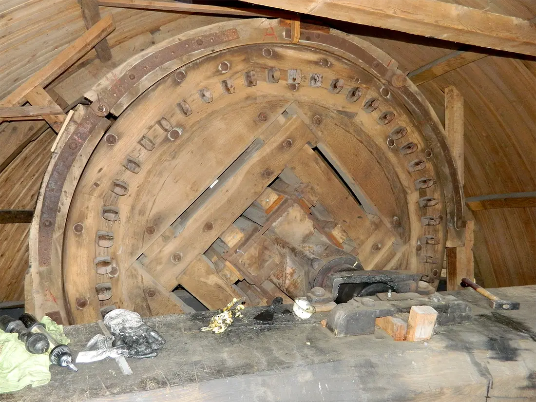 17, Molen 01913 Nooit Gedacht (Spijkenisse), Vincent Mepschen (21-7-2018)Bovenwiel. | Database Nederlandse molens