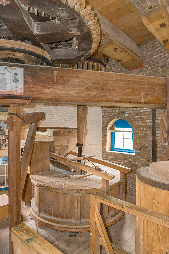 16, Molen 01889 De Korenaar (Stad aan 't Haringvliet), Marcel van Nies (17-4-2017) | Database Nederlandse molens