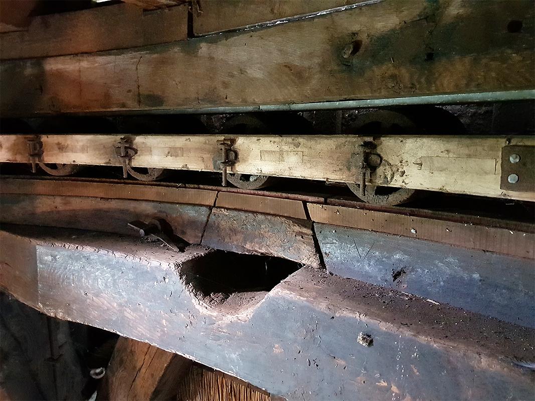 16, Molen 01494 Achtkante Molen (Streefkerk), Pieter Zuijkerbuijk (5-10-2019)De rollensluis. | Database Nederlandse molens
