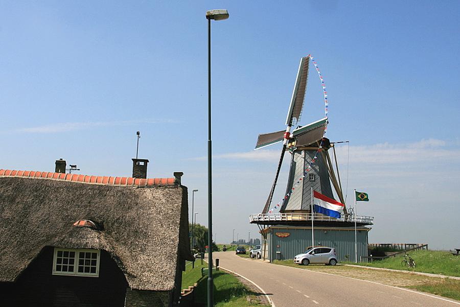 3, Molen 01490 De Liefde (In liefde draaiende) (Streefkerk), John Scholte (2-8-2011). | Database Nederlandse molens
