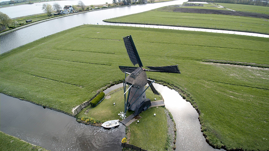 4, Molen 00977 Knipmolen (Voorschoten), B Scott Gould (14-4-2017) | Database Nederlandse molens