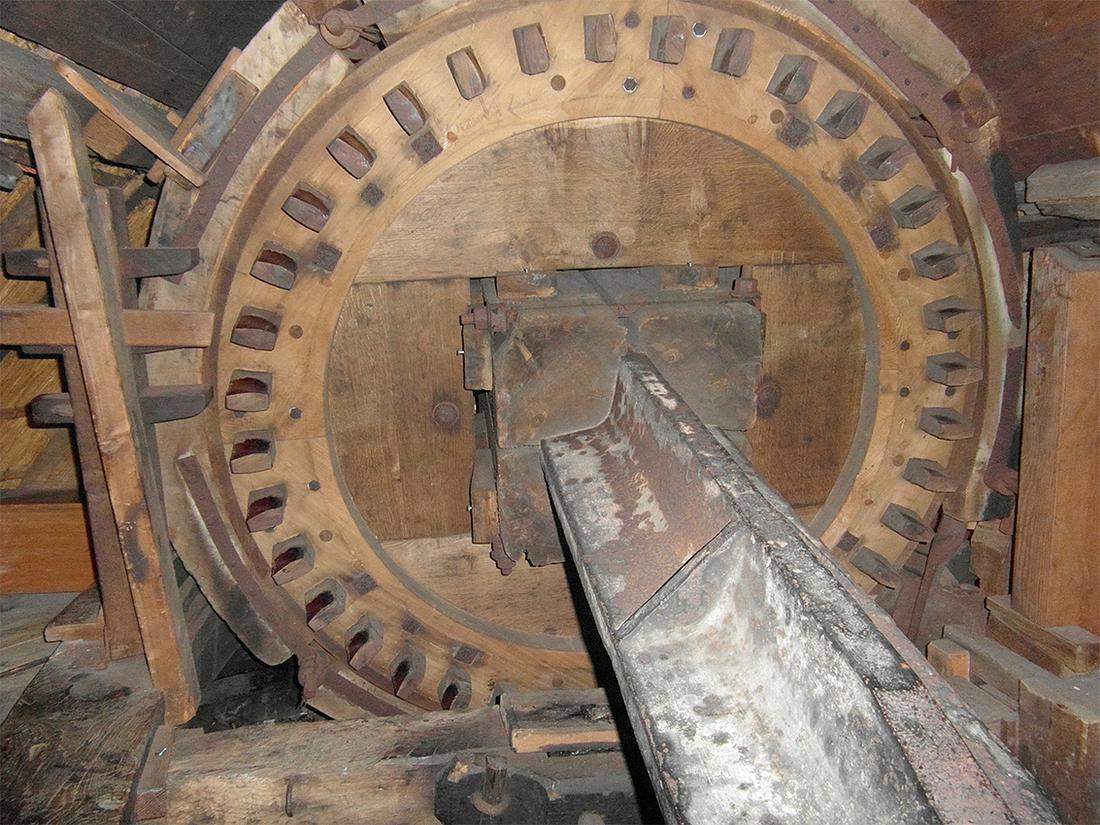 10, Molen 00977 Knipmolen (Voorschoten), Teun Waltman (18-11-2020)Bovenwiel. | Database Nederlandse molens
