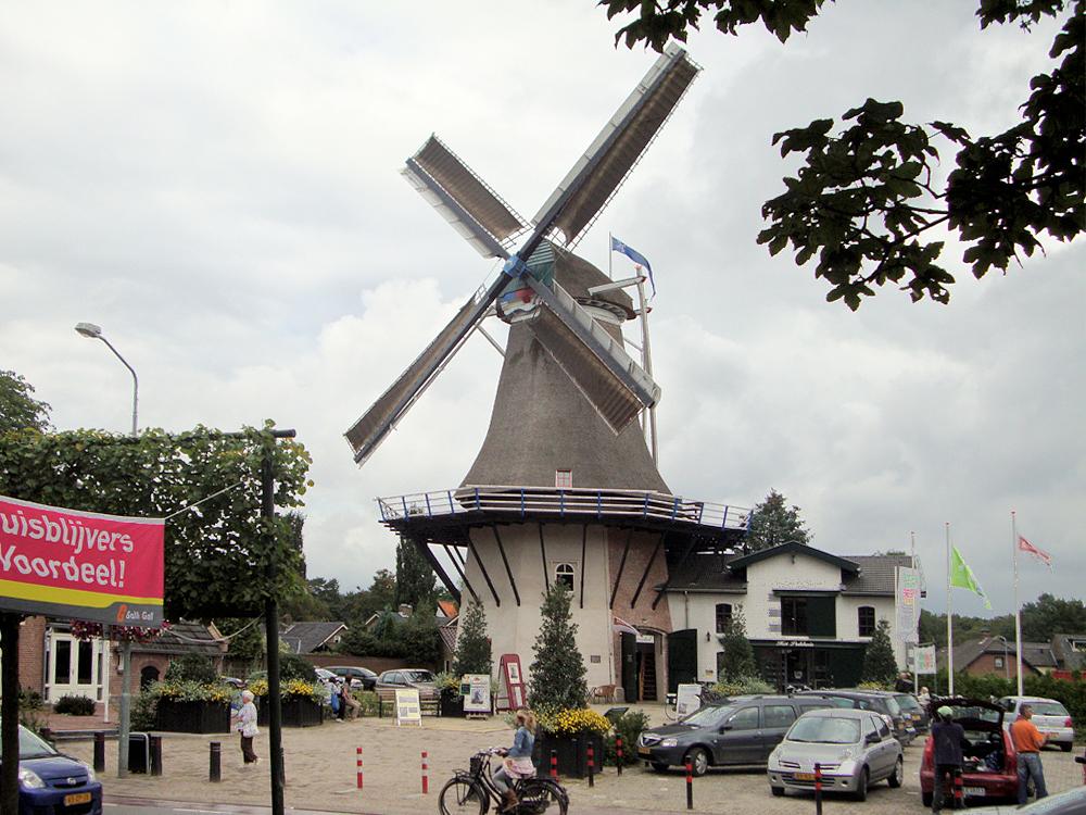 4, Molen 11585 De Koe (Ermelo), Willem Sterenberg (27-8-2011) | Database Nederlandse molens