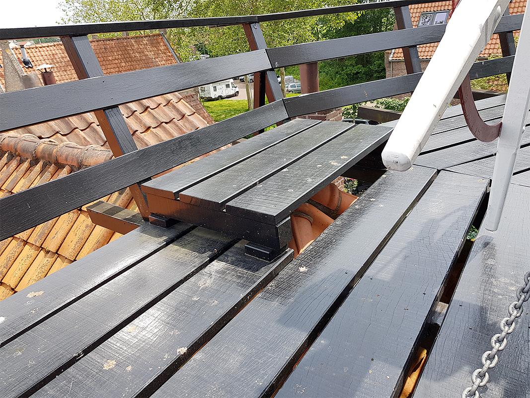 8, Molen 03528 De Verwachting (Tholen), Pieter Zuijkerbuijk (7-6-2019). Leuke oplossing voor een probleem.  | Database Nederlandse molens