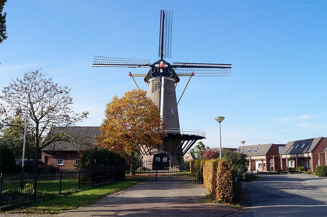 1, Molen 02474 (Naamloos) (Dreumel), Boukje van Leijen (3-11-2015) | Database Nederlandse molens