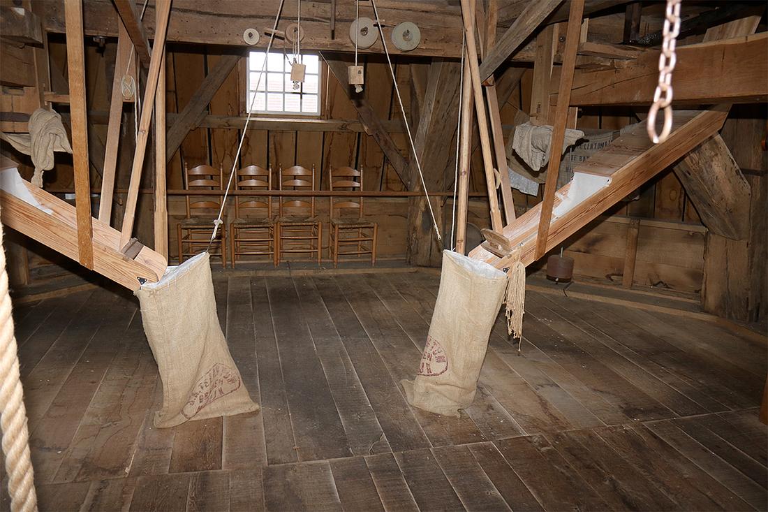 14, Molen 00900 Bataaf (Winterswijk), Ronald Bakker (9-2-2019)De maalzolder. | Database Nederlandse molens