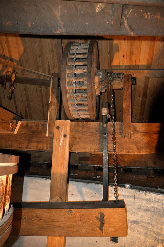 16, Molen 01555 St. Antonius (Eerde), Jesse Bergquist (18-10-2020)De vangtrommel is een hergebruikt schijfloop. | Database Nederlandse molens