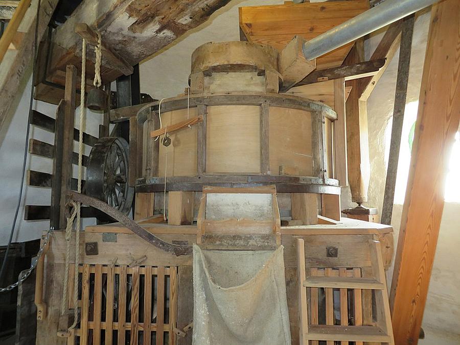 16, Molen 01498 Korenmolen De Regt (Nieuw-Lekkerland), Nelly Sonneveld (1-4-2014) | Database Nederlandse molens