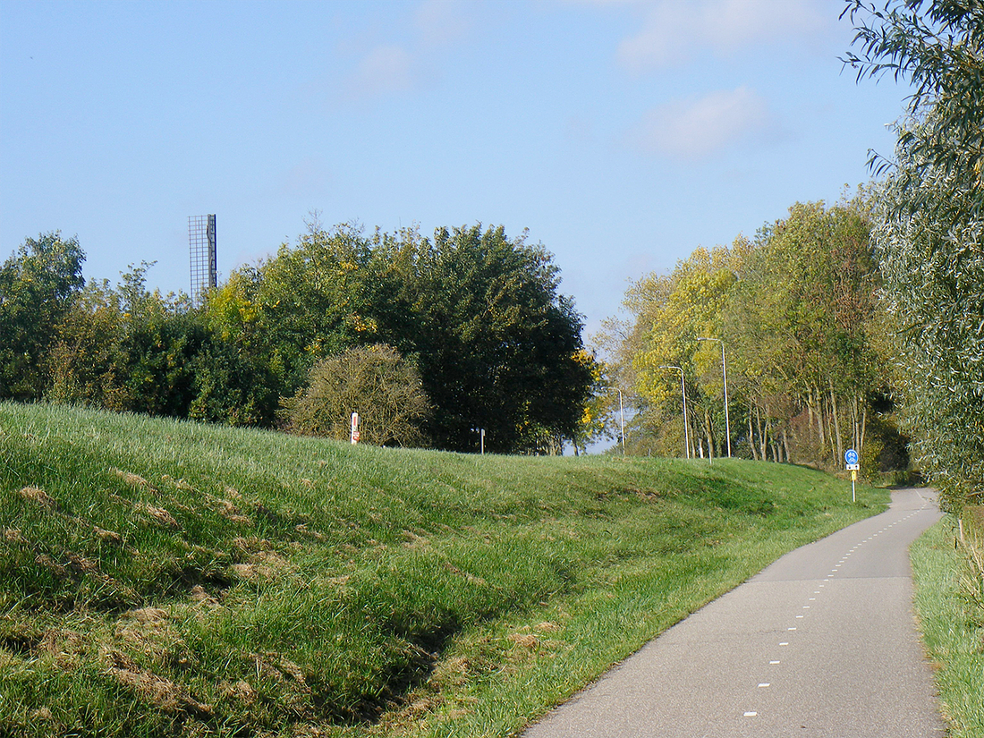 7, Molen 14041 Thornsche Molen (Persingen), Martin E. van Doornik (14-10-2017)Alleen vanuit het oosten gezien is de biotoop slecht.  | Database Nederlandse molens