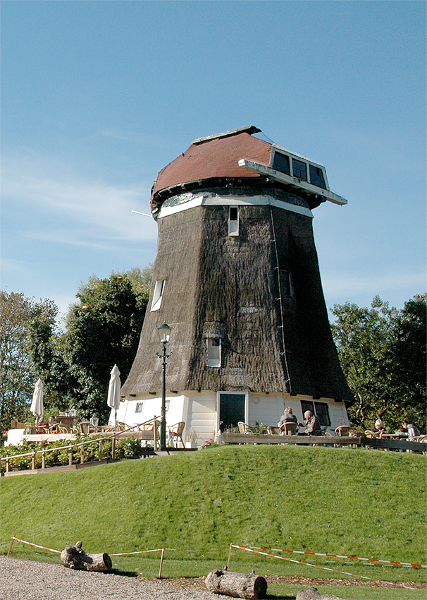 2, Molen 02648 Molen van Berkhout (Egmond aan den Hoef), René Speur (17-10-2010)Een foto van de molen uit 2010. | Database Nederlandse molens